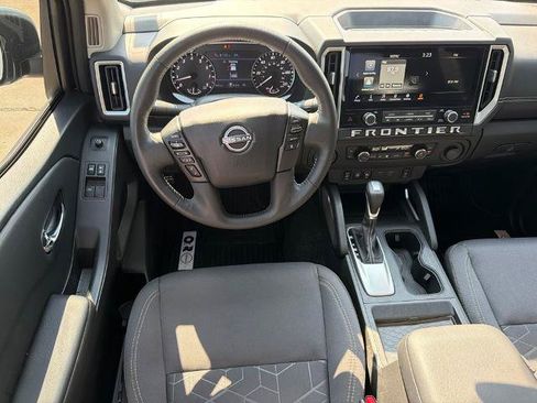 Certified 2025 Nissan Frontier SV w/ SV Convenience Package RWD image 20
