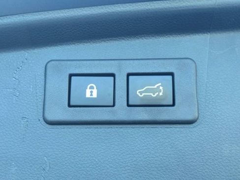 Used 2021 Subaru Outback Touring AWD/4WD image 13