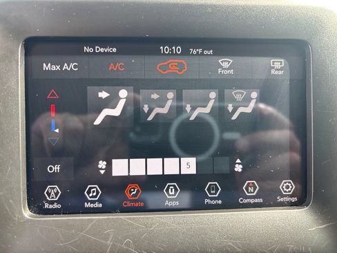 Used 2019 Jeep Cherokee Latitude w/ Popular Appearance Group FWD image 20