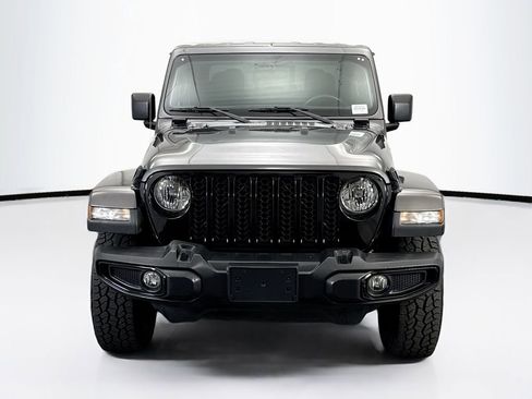Used 2021 Jeep Gladiator Sport image 2