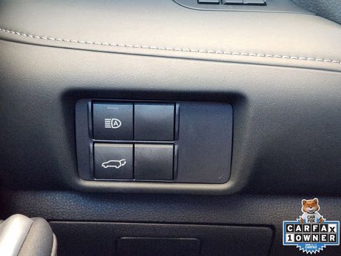 Used 2021 Toyota Highlander XLE FWD image 23