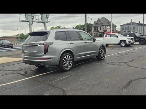 Used 2024 Cadillac XT6 Sport image 26
