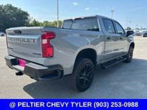 Used 2024 Chevrolet Silverado 1500 Custom Trail Boss w/ Dark Appearance Package AWD/4WD image 10