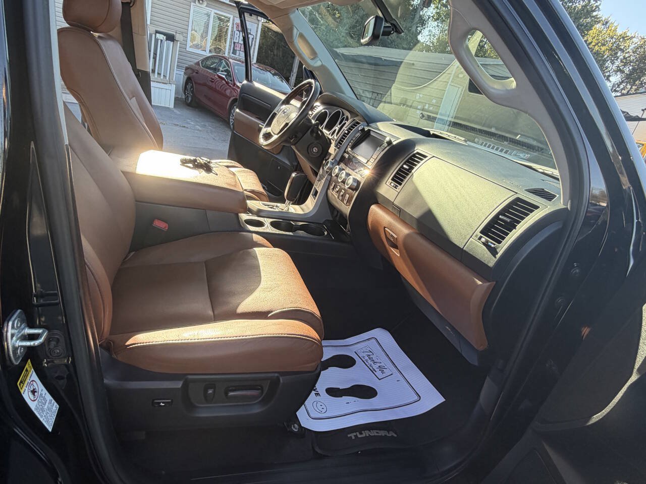 Used 2012 Toyota Tundra Limited w/ Platinum Pkg AWD/4WD image 21