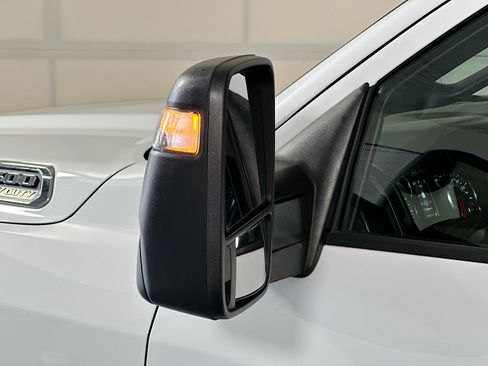 Used 2024 RAM 2500 Tradesman w/ Chrome Appearance Group image 10