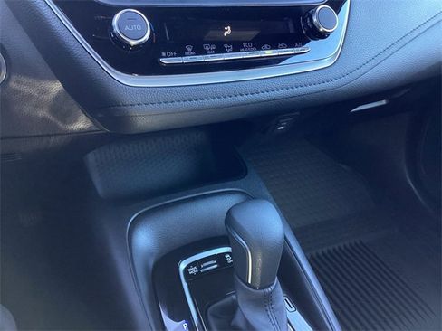 Certified 2025 Toyota Corolla SE image 21