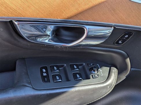 Used 2016 Volvo XC90 T6 Inscription image 11