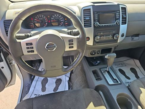 Used 2018 Nissan Frontier SV image 20