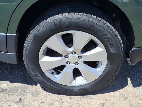 Used 2010 Subaru Outback 2.5i Premium AWD/4WD image 7