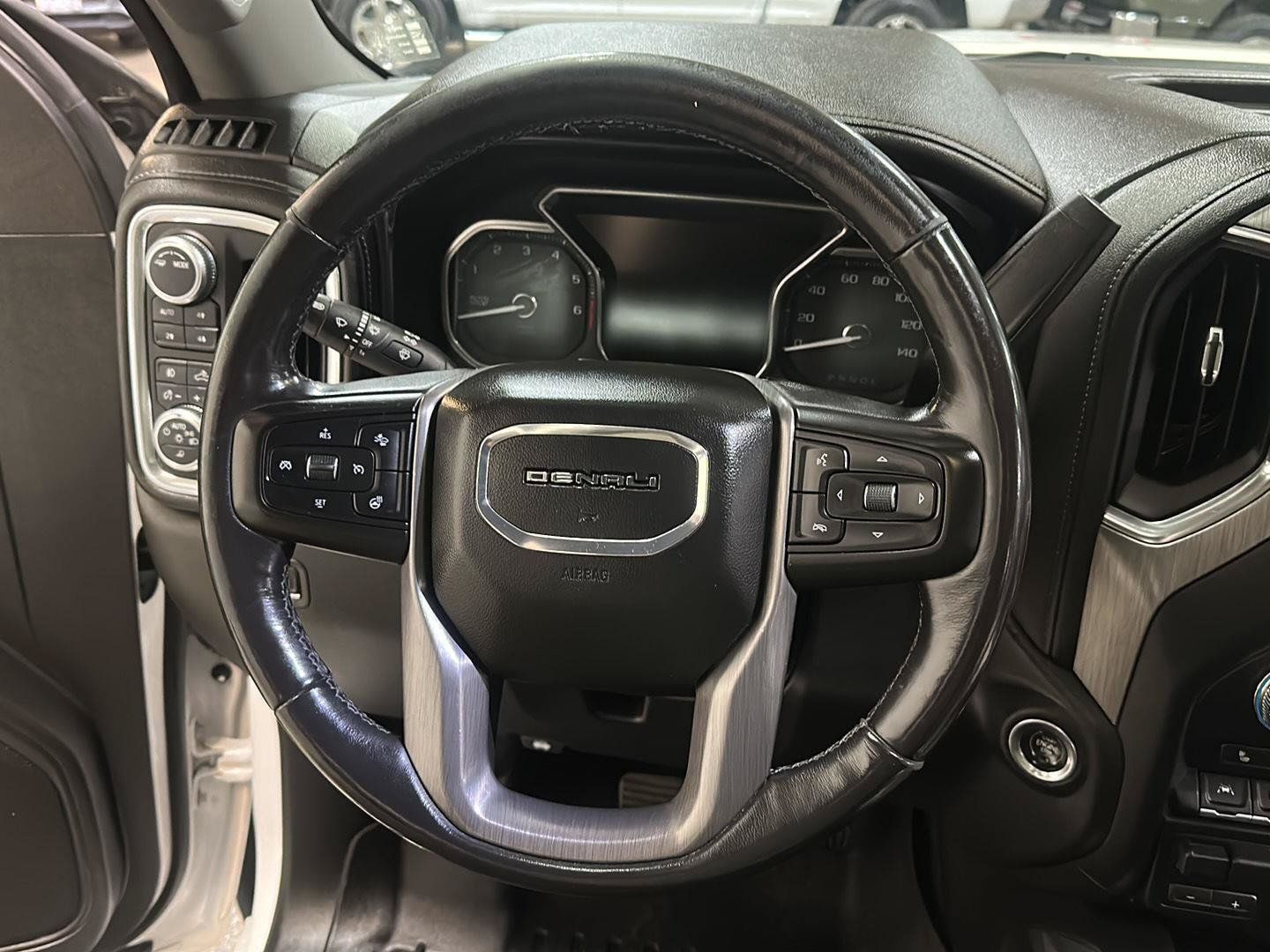 Used 2020 GMC Sierra 1500 Denali w/ Denali Ultimate Package AWD/4WD image 20