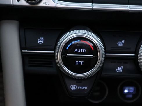 Used 2023 Genesis G70 3.3T w/ Sport Prestige Package image 31