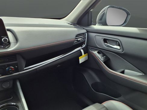 New 2026 Nissan Rogue SV AWD/4WD image 31