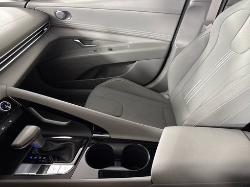 Certified 2023 Hyundai Elantra SEL w/ Convenience Package FWD image 25
