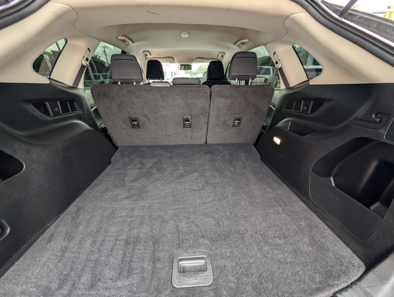 Used 2024 Ford Edge SE w/ Black Appearance Package AWD/4WD image 19