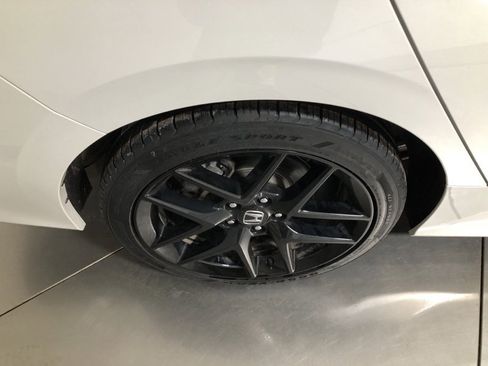 Used 2025 Honda Civic Sport image 9
