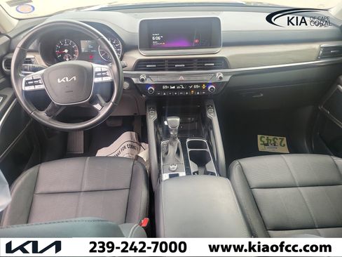 Certified 2022 Kia Telluride EX w/ EX Premium Package FWD image 17
