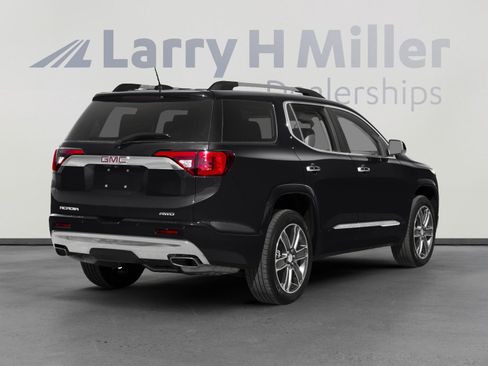 Used 2018 GMC Acadia Denali w/ Technology Package FWD image 2