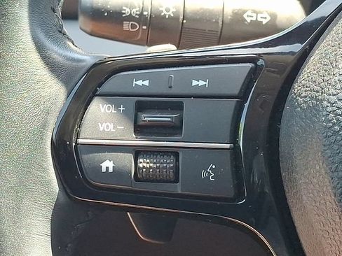 Certified 2025 Honda Pilot Touring image 18