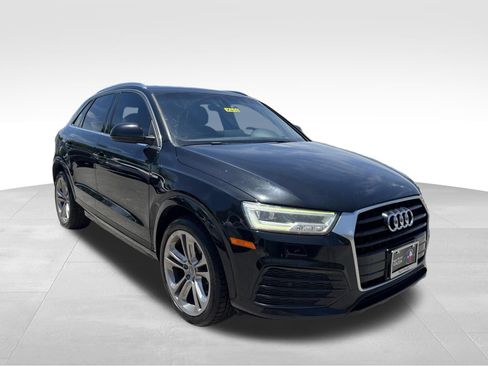 Used 2018 Audi Q3 2.0T Premium Plus w/ Premium Plus Package FWD image 3