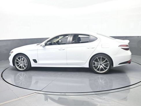 Used 2025 Genesis G70 2.5T RWD image 3