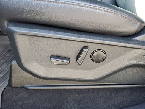 Used 2025 Ford F150 Lariat w/ Equipment Group 501A Mid image 20