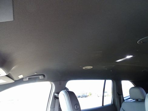 Used 2025 Buick Enclave Preferred image 21