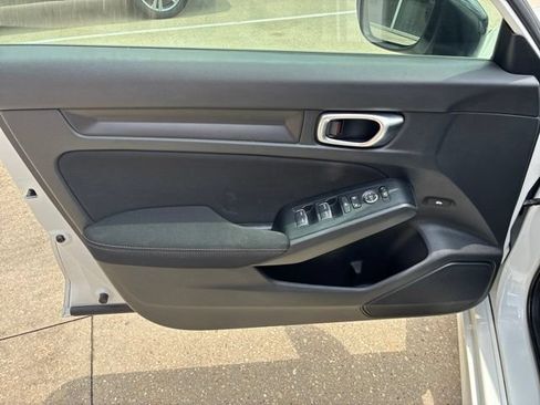 Used 2023 Honda Civic Sport image 19
