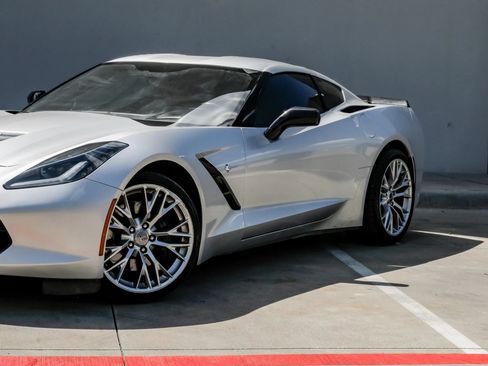 Used 2016 Chevrolet Corvette Stingray Coupe w/ 2LT Preferred Equipment Group RWD image 9