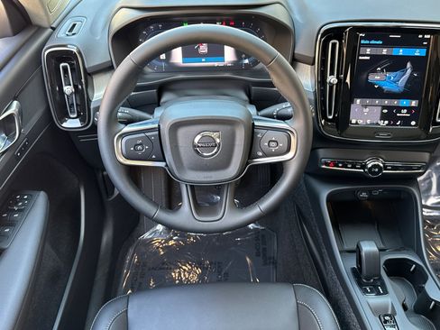New 2025 Volvo XC40 B5 Core w/ Protection Package Premier image 12