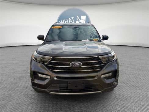 Used 2020 Ford Explorer XLT w/ Equipment Group 202A image 9