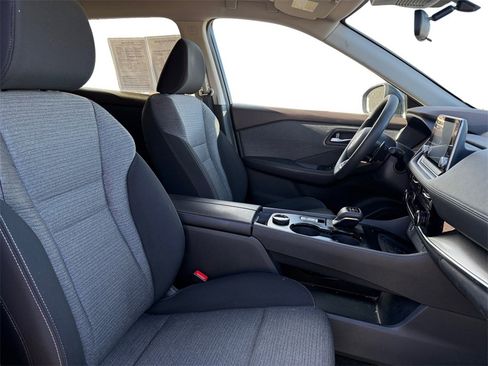 Certified 2021 Nissan Rogue SV image 15