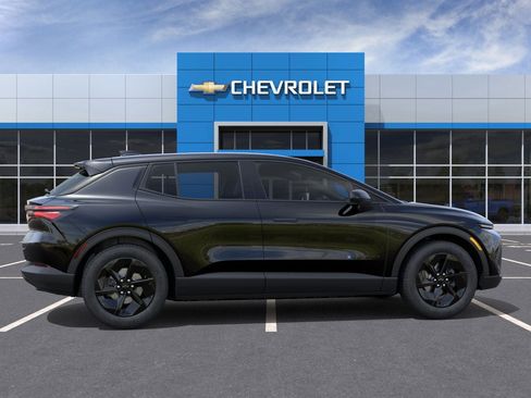 New 2026 Chevrolet Equinox EV LT w/ Comfort Package image 5