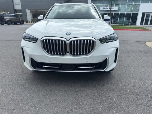 Used 2024 BMW X5 xDrive40i w/ Premium Package AWD/4WD image 2