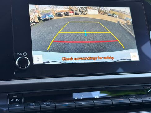 Used 2025 Toyota Camry LE FWD image 18