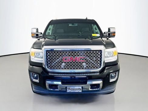 Used 2015 GMC Sierra 3500 Denali w/ Suspension Package, Off-Road AWD/4WD image 2