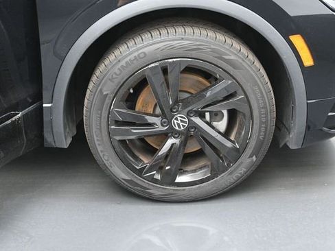 Used 2023 Volkswagen Tiguan SE R-Line FWD image 38