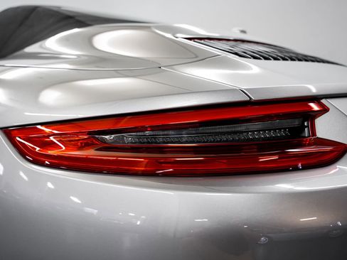 Used 2018 Porsche 911 Carrera S RWD image 34