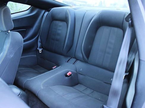 Used 2019 Ford Mustang Coupe RWD image 5