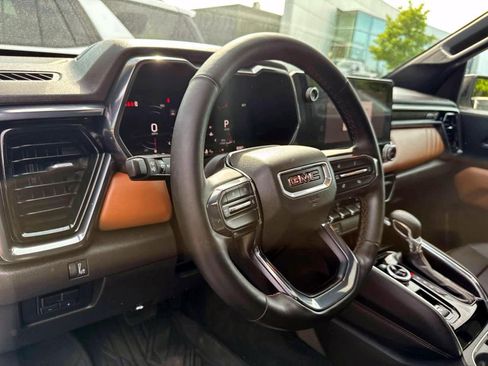 Used 2024 GMC Canyon AT4 w/ AT4 Premium Package AWD/4WD image 13