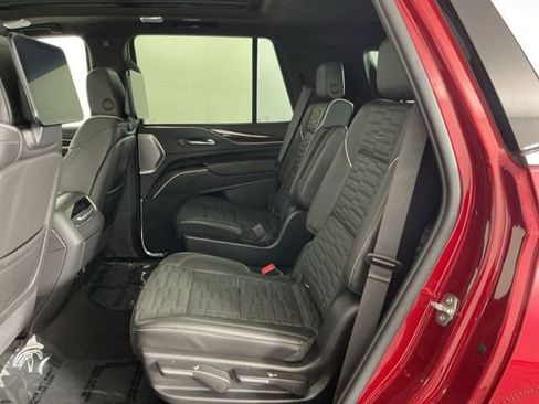 Used 2021 Cadillac Escalade Premium Luxury Platinum image 29