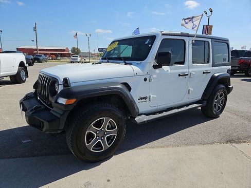 Used 2022 Jeep Wrangler Unlimited Sport image 2