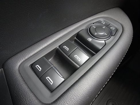 Certified 2024 Cadillac XT5 Luxury w/ LPO, Floor Liner Package AWD/4WD image 21