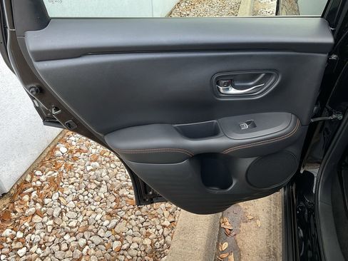 Used 2025 Honda HR-V Sport image 19