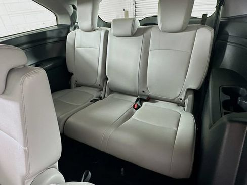 Used 2018 Honda Odyssey EX-L image 12