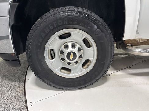 Used 2013 Chevrolet Silverado 2500 W/T RWD image 2