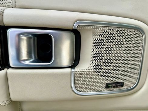 Used 2011 Land Rover Range Rover Autobiography AWD/4WD image 21