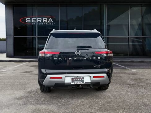 Used 2022 Nissan Pathfinder Platinum AWD/4WD image 4