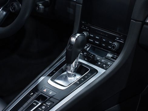 Used 2018 Porsche 718 Boxster S image 58