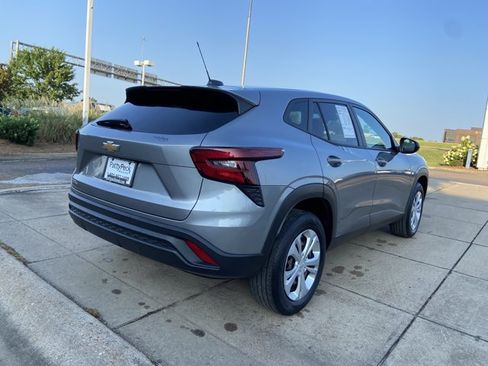 Used 2024 Chevrolet Trax LS w/ Driver Confidence Package FWD image 11