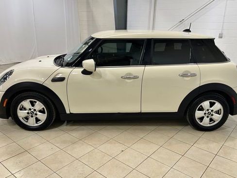 Used 2022 MINI Cooper 4-Door Hardtop FWD image 2